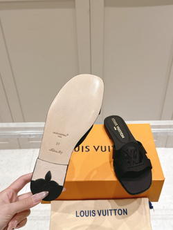 Louis Vuitton Isola Flat Mule
