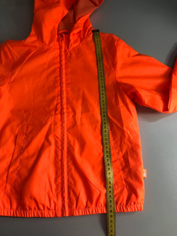 Ветровка оранжевая на 120 см на 6-7 лет