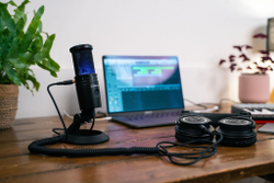 Микрофон AUDIO-TECHNICA AT2020USB X