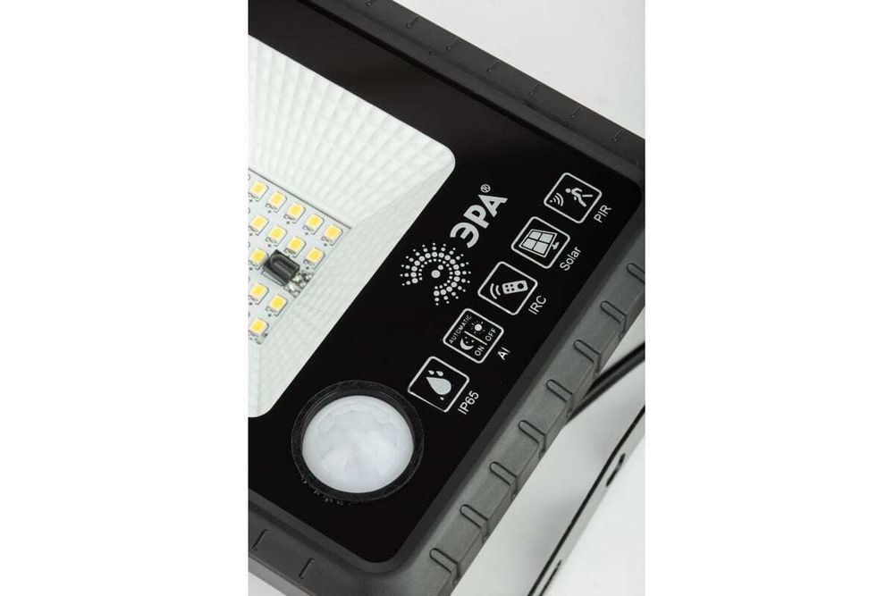 Прожектор светодиодный ЭРА 20Вт 5000K 350Лм с датчиком движения ПДУ IP65 уличный на солнечной батарее, Б0049545