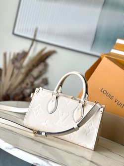Louis Vuitton Onthego East West