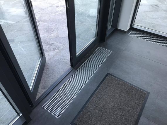 Внутрипольный конвектор Usual KVZ 250-85-3300 с естественной конвекцией