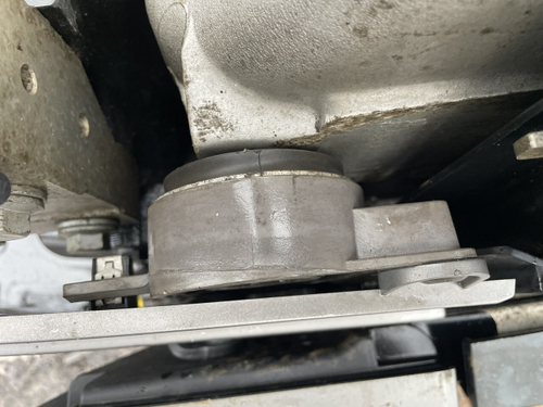 Кронштейн интеркулера правый 2020 г.