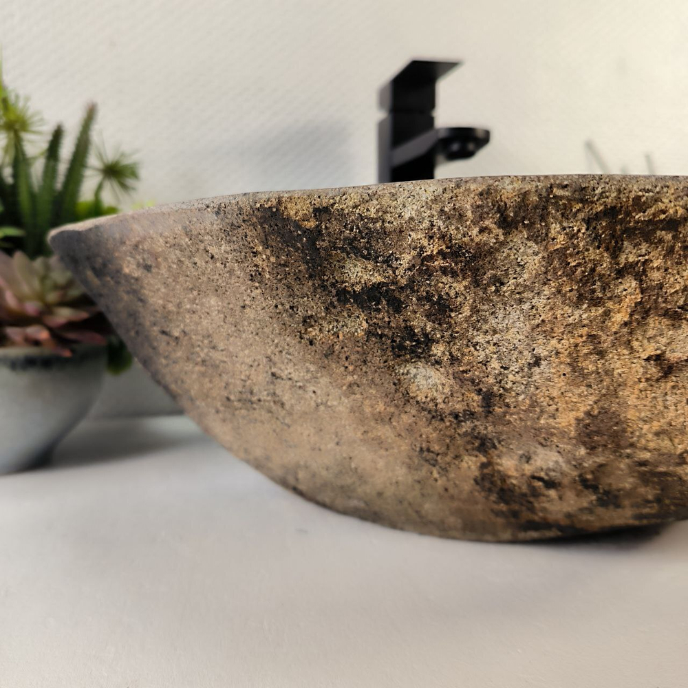 Раковина из речного камня RS-65229 54*43*15 0857