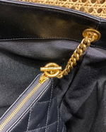 Хозяйственная сумка Ив Сен Лоран ICARE maxi shopping bag in quilted lambskin Saint Laurent