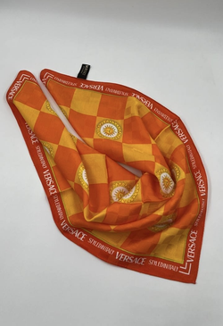 Платок оранжевый Versace