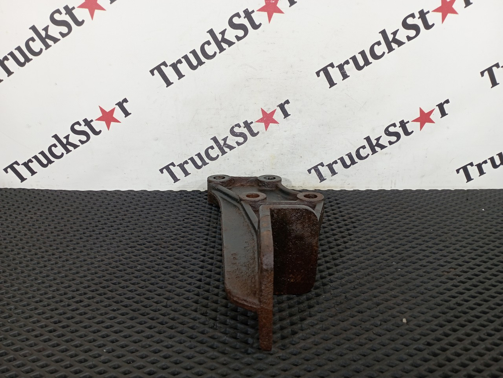 Кронштейн усилителя бампера 2017г.