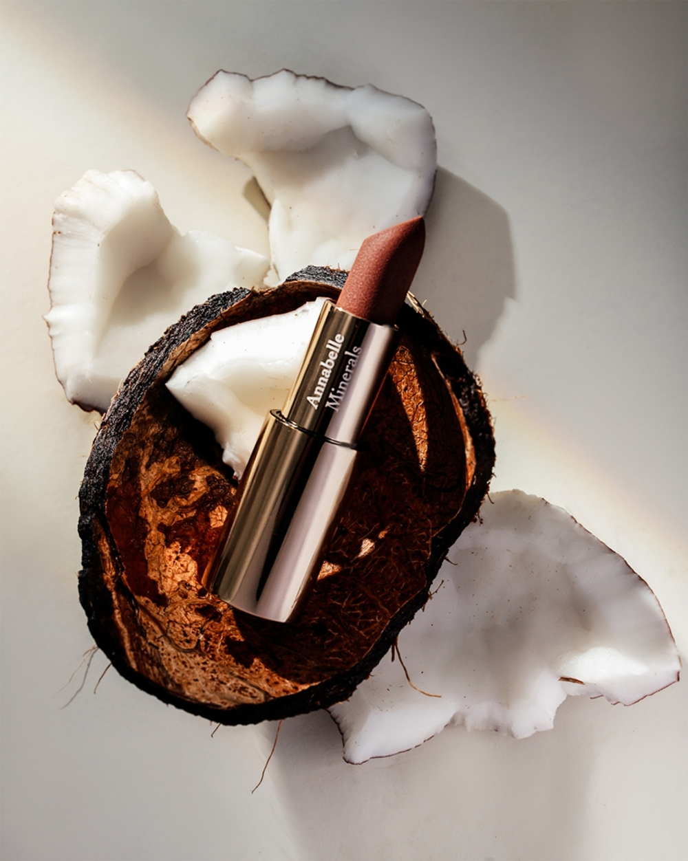 Annabelle Minerals Sheer Lipstick Refill - Увлажняющая блестящая помада для губ оттенок Coconut, 3 g