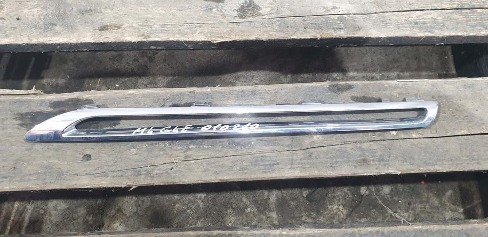 Молдинг решетки радиатора Mercedes GLE (W166) 15-18 Б/У Оригинал A1668881585