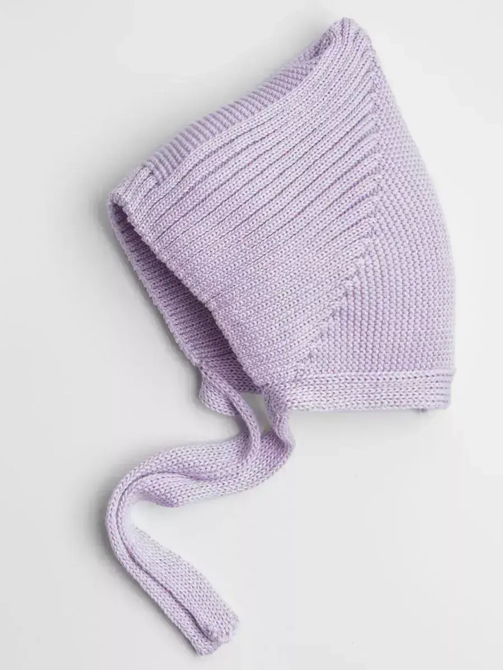 Чепчик для девочки вязаный на завязках на осень