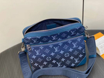 Сумка-мессенджер Louis Vuitton