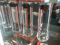 Декантер для воды 1050 мл Riedel Water Carafe на производстве