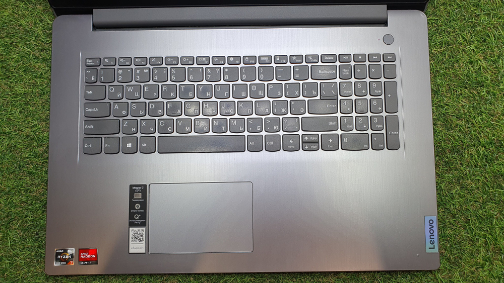 Ноутбук Lenovo Ryzen 7/12Gb/FHD