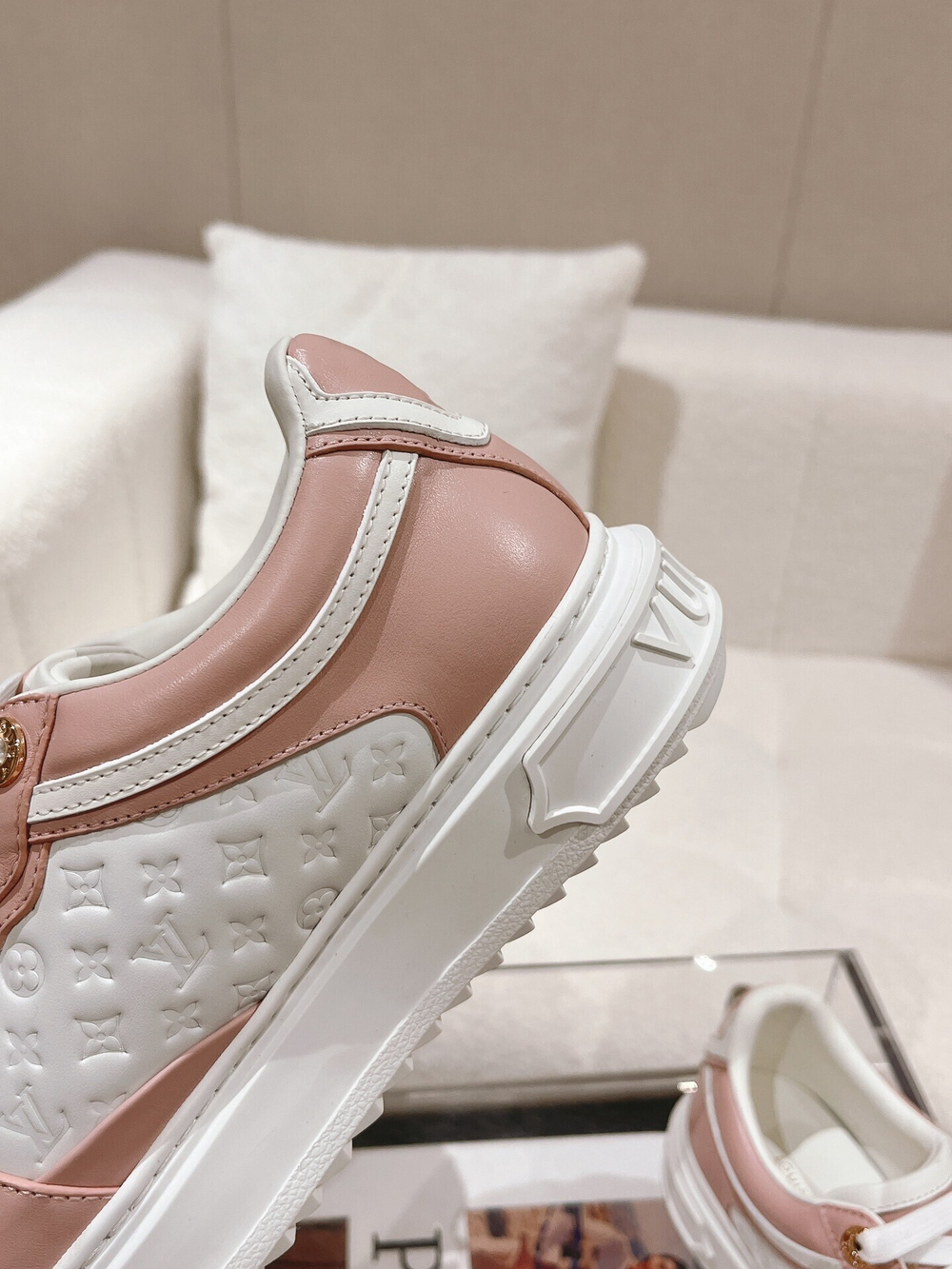 Louis Vuitton Time Out
