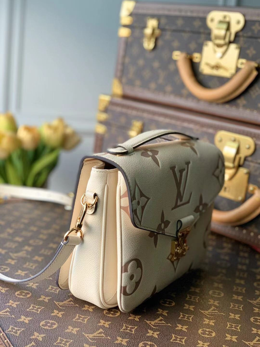 Louis Vuitton Pochette Metis