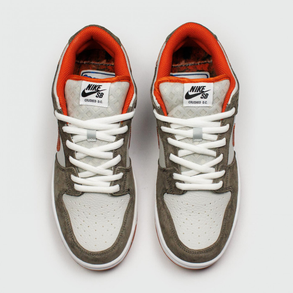 кроссовки Nike SB Dunk Low x Crushed DC Skate Shop