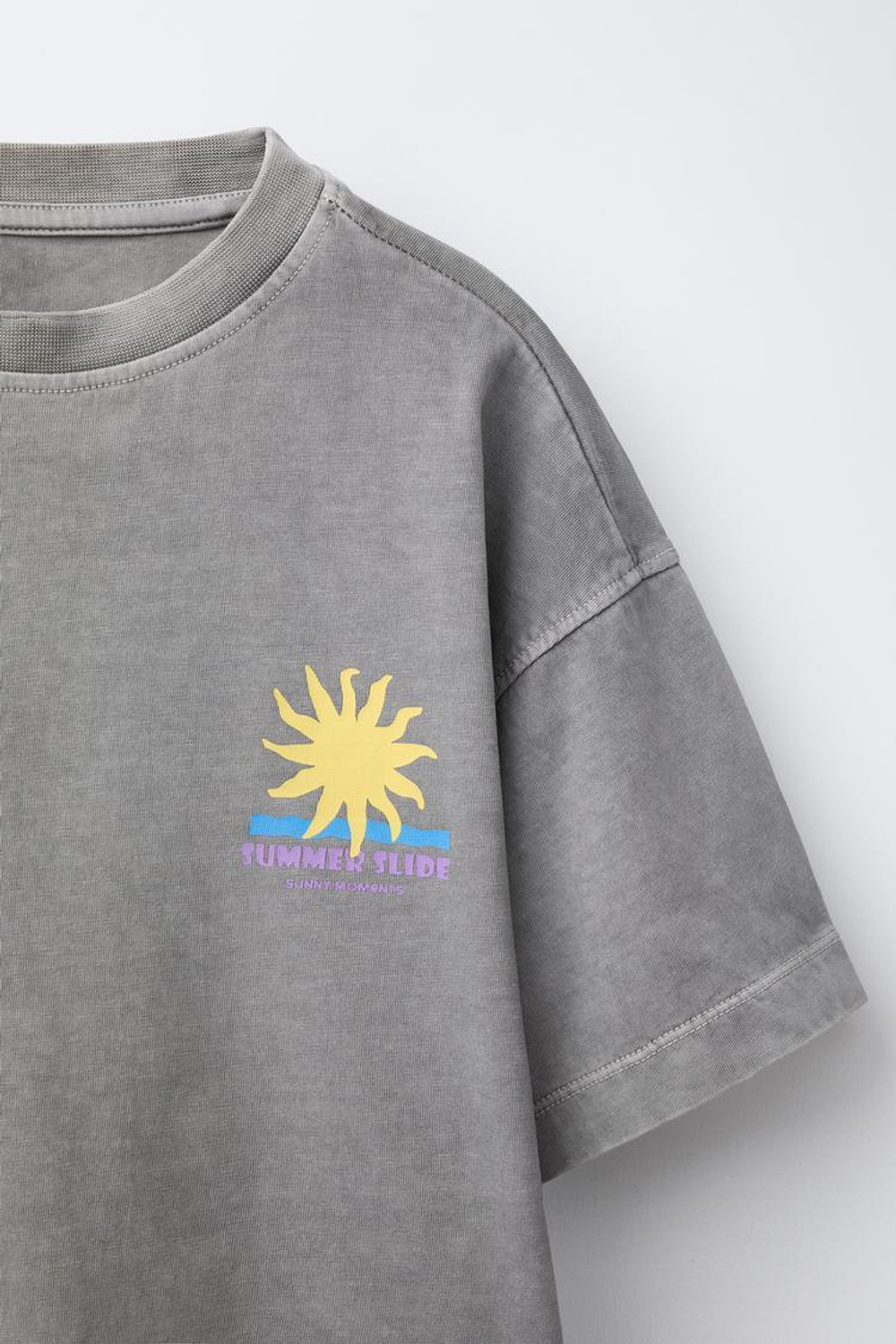 ZARA КОМПЛЕКТ ИЗ ФУТБОЛКИ И ШОРТОВ-БЕРМУДОВ GARMENT DYE, АНТРАЦИТОВО-СЕРЫЙ