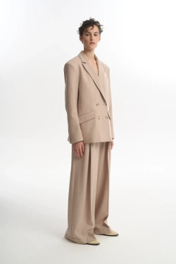 Двубортный жакет бежевый