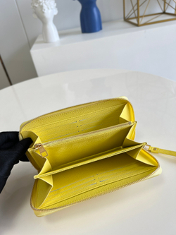 Louis Vuitton Zippy Wallet