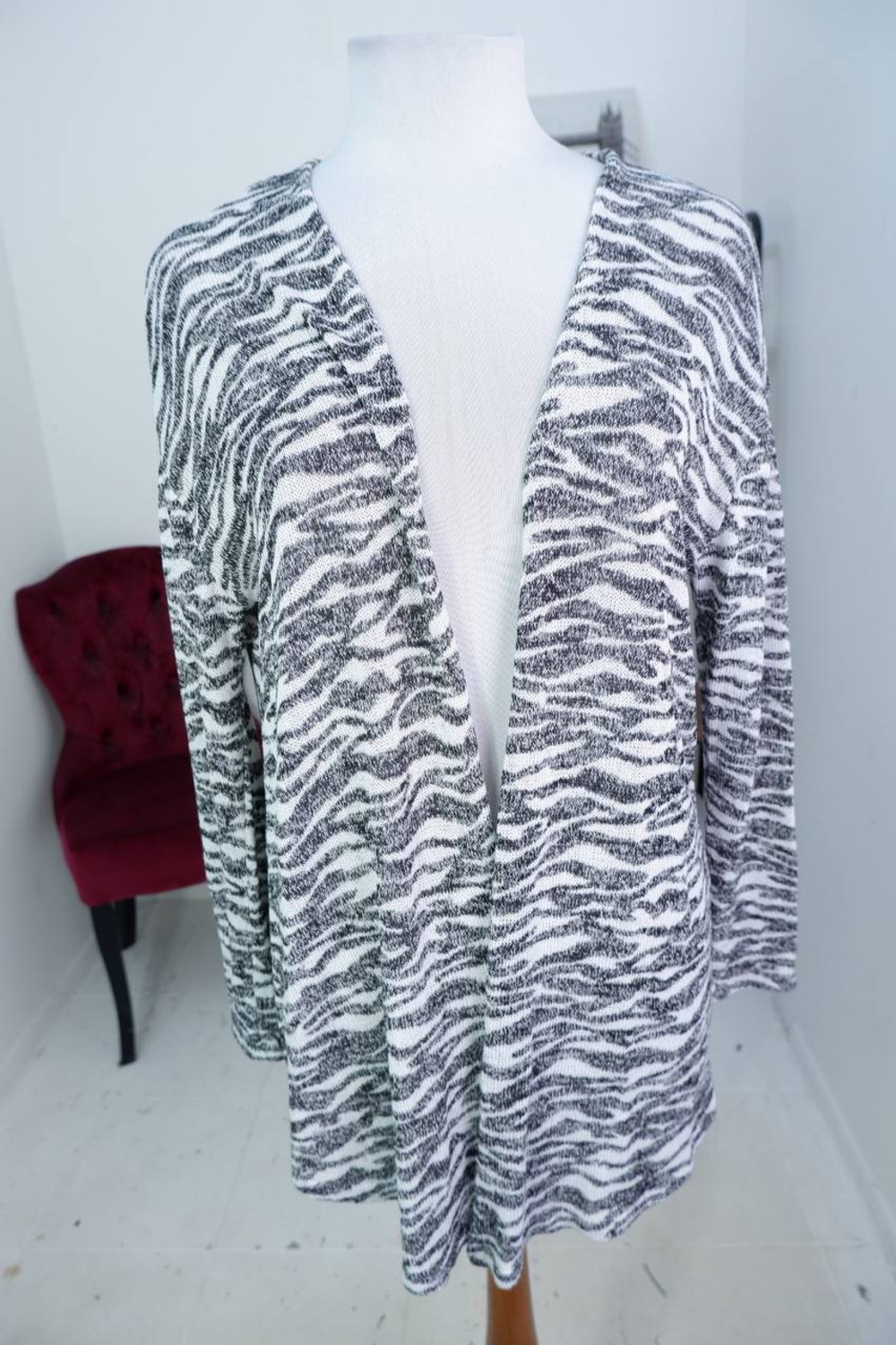 Кардиган H&M свободного кроя, маркировка S, визуально 44 размер