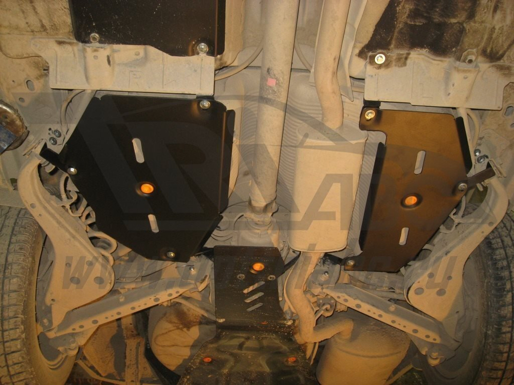 Защита ALFeco топливного бака для Nissan X-Trail T31,T32 2007-,V-все,привод 4х4,4х2 / Renault Koleos II 2015-,V-все,привод 4х4,4х2, 2 части (сталь 2 мм) арт.ALF1543st