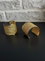 Браслет широкий жесткий из цепочек, оттенок золото.