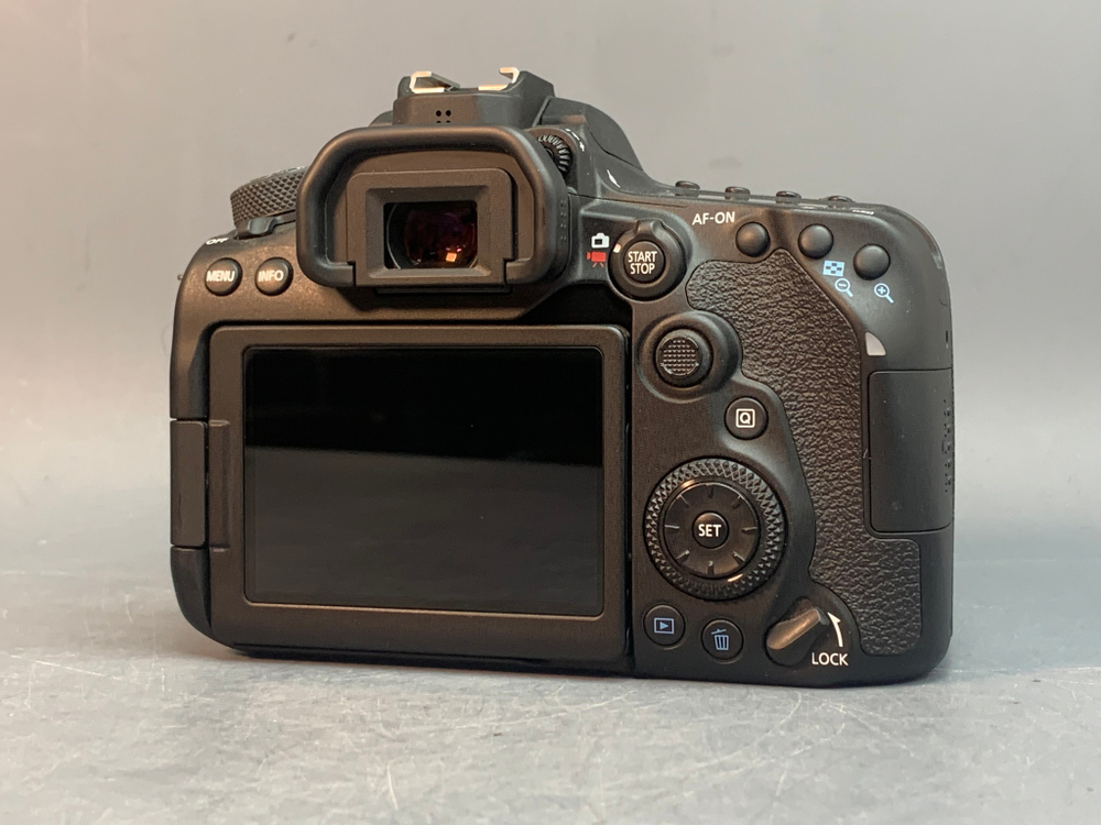 Canon EOS 90D Body 100 кадров