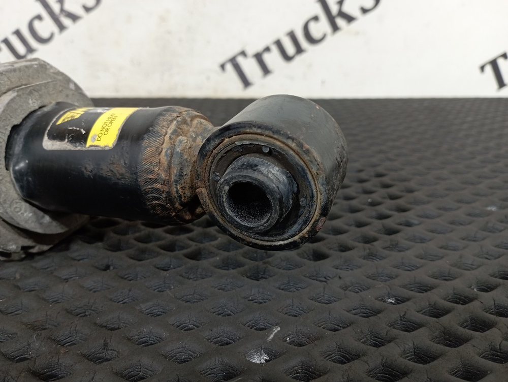 Амортизатор кабины передний