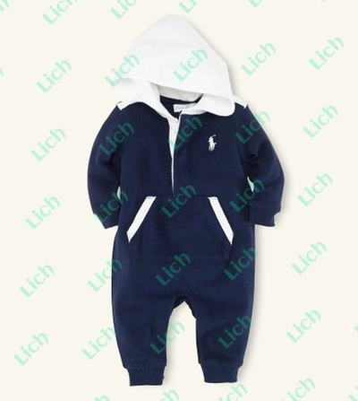 Комбинезон с контрастной отделкой и капюшоном