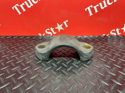 Скоба стабилизатора заднего