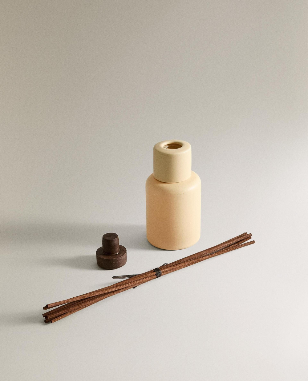 Zara Home - Освежитель воздуха mikado светящийся камелия, 190 мл