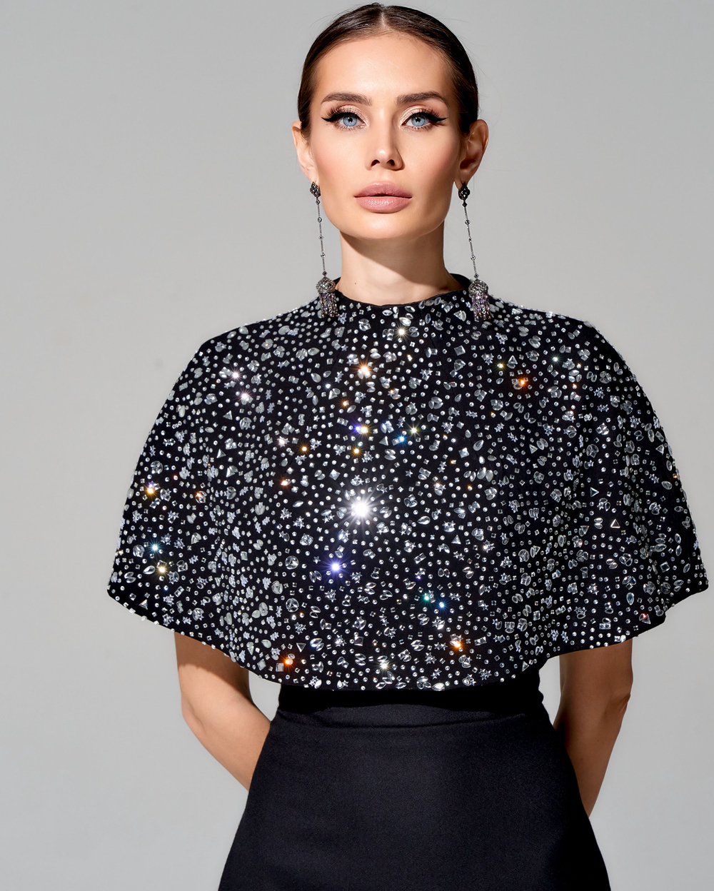 Укороченный кейп "Звездное небо" с кристаллами