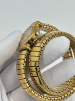 Часы на эластичном браслете