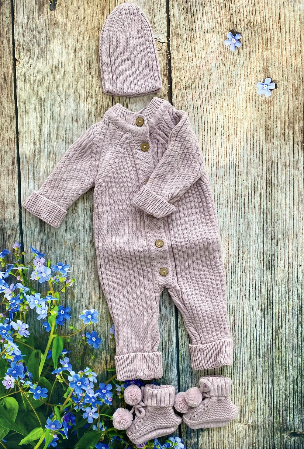 Вязаный комплект на выписку 6 предметов  "Twin" (Од. ут., бант, пин., комбинезон, шапка, нат. компл) (Цвет: Фиолетовый)