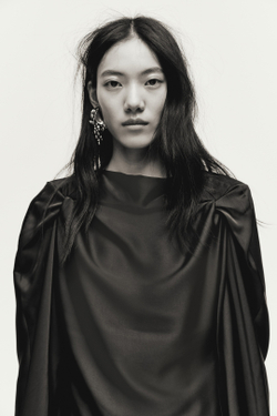 H&M Атласное платье с пышными рукавами, темно-коричневый