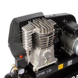 WDK-91053 (УЦЕНКА) Компрессор поршневой с ременным приводом 423 л/мин, 2.2 КВт, 220 В, ресивер 100 л