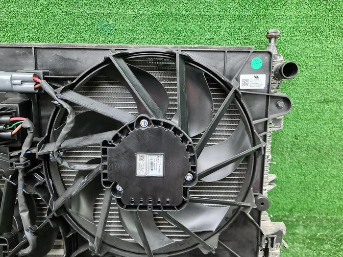 Кассета радиаторов Lixiang L7 (2022-н.в.)