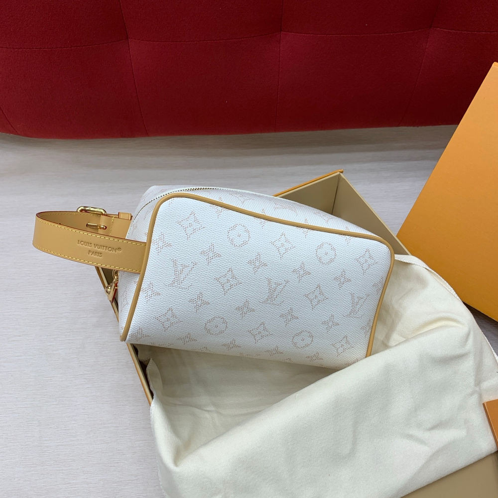 Louis Vuitton Locker Dopp Kit