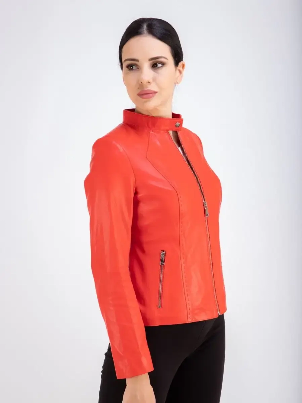 Кожаная куртка демисезонная на молнии