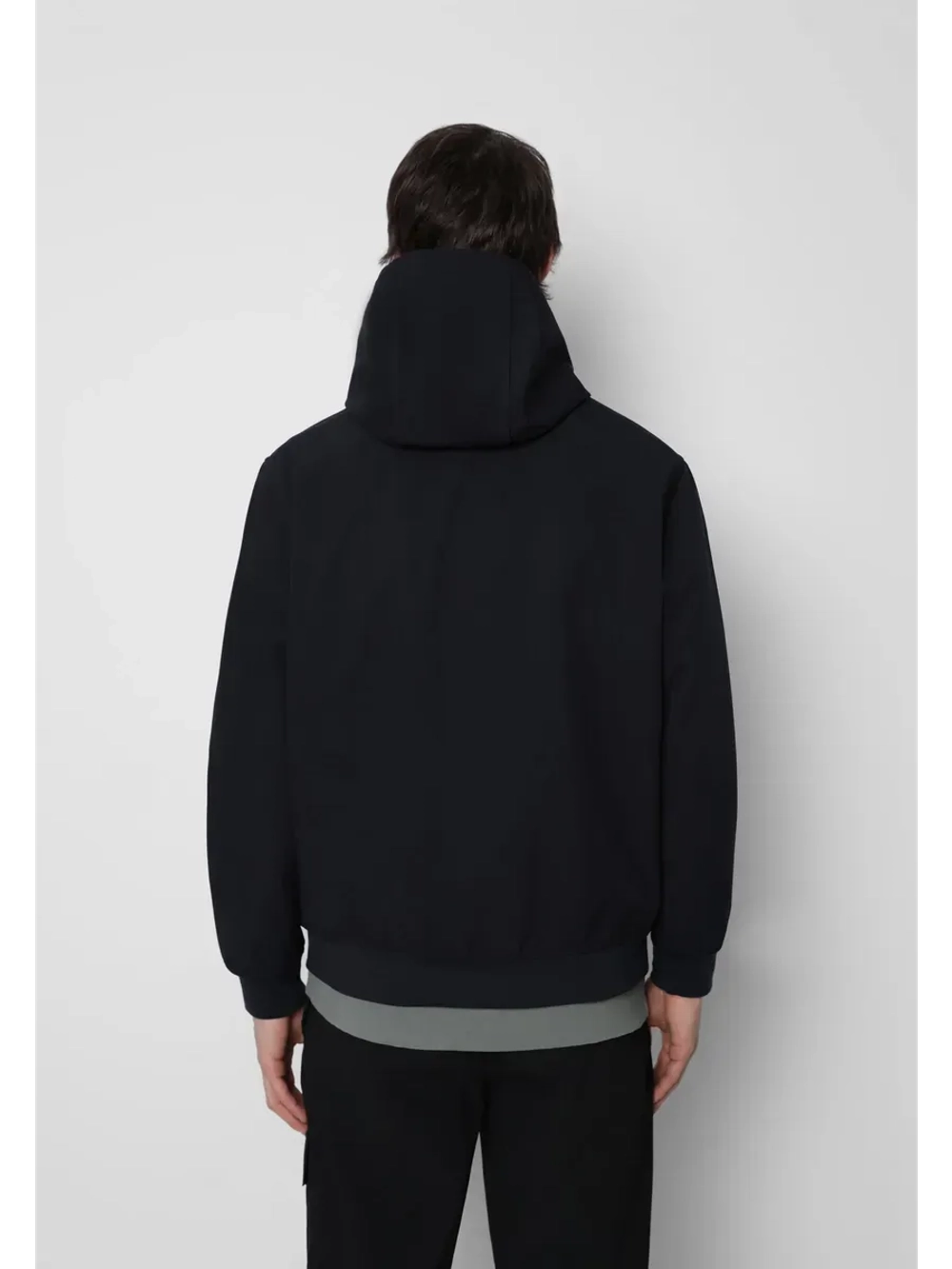 Куртка на молнии