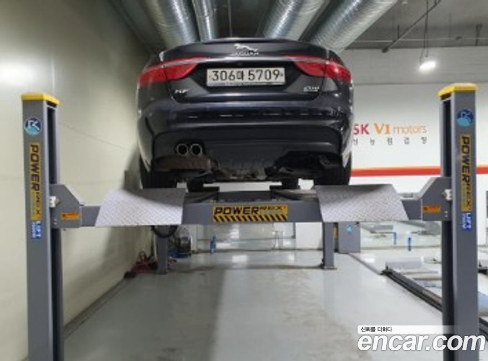 Jaguar XF (X260) 20d Portfolio AWD (10.2019)