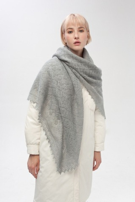 Оренбургский пуховый платок с шелком АШ120-03 серый