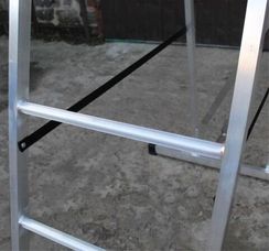 Лестница-платформа фиксированной высоты алюминиевая MEGAL ЛПФВА Н=1.8-4 с траверсой