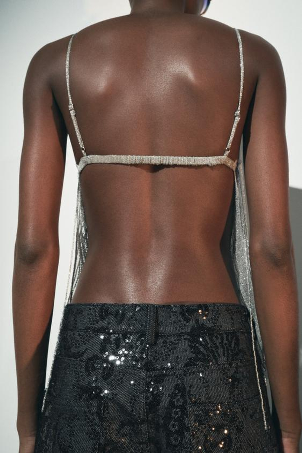 ZARA СЕТЧАТЫЙ ТОП С БУСИНАМИ И ОТКРЫТОЙ СПИНОЙ, СЕРЕБРИСТЫЙ