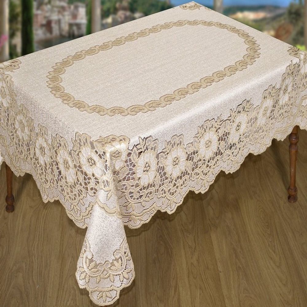 Скатерть жаккардовая прямоугольная, цвет кремово-золотистый, Польша.