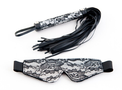 Серебристый кружевной набор: маска и флоггер (Цвет: серебристый с черным)