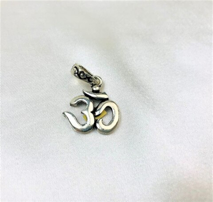 Кулон Ом. Серебро. 2 см.