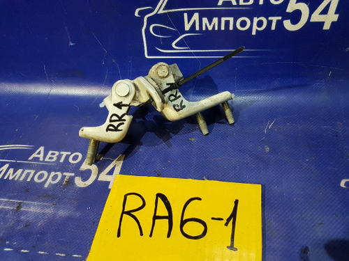 Петля двери задней правой Honda ODYSSEY 2002