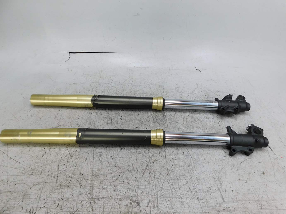 Перья вилки Yamaha Tenere 700(дефект)