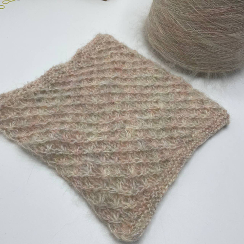 LAGOPOLANE 30% вспушенный меринос 15% полиамид 34% полиакрил 17% нейлон 4% др. волокна